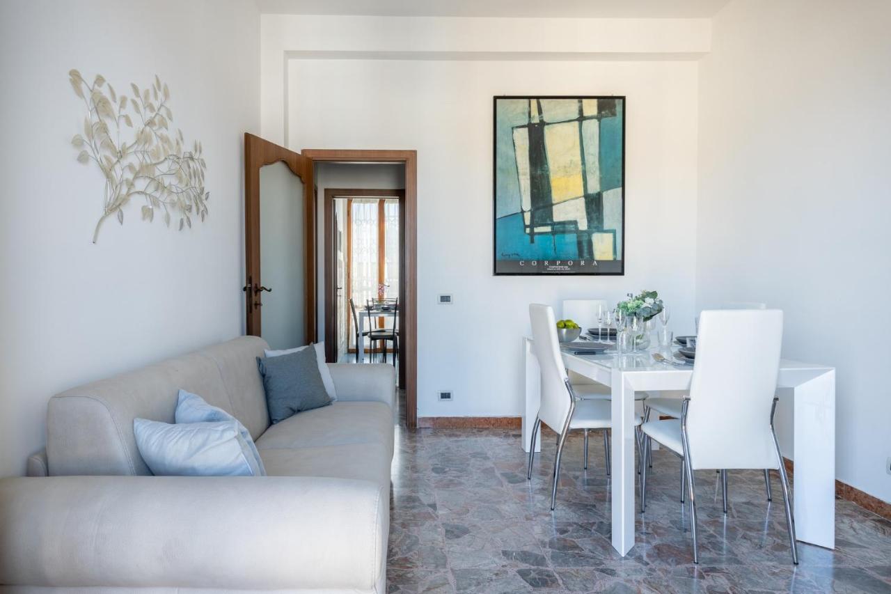 Quiet And Bright Flats With Balcony Apartment